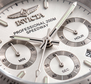 Reloj Invicta Speedway Apex 14381 para Hombre – Cronógrafo en Acero Inoxidable con Dial Plata y Maquinaria Cuarzo (200m)